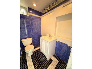 **Unlock the Potential in Wakefield!** Being Sold As Is - photo 16