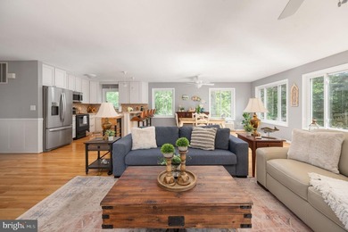 Welcome home to 103 Hillside Drive! Your private retreat in the - photo 16