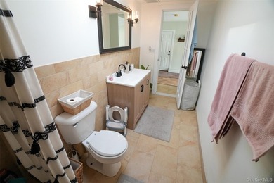 Beautifully maintained expanded ranch situated on nearly an acre - photo 20