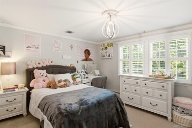 Beautifully renovated & expanded Colonial offering the perfect - photo 21