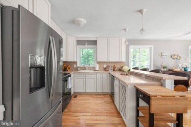 Welcome home to 103 Hillside Drive! Your private retreat in the - photo 24