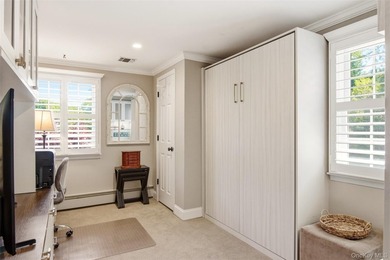 Beautifully renovated & expanded Colonial offering the perfect - photo 26
