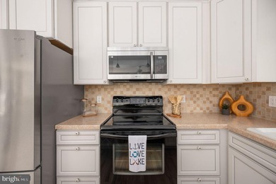 Welcome home to 103 Hillside Drive! Your private retreat in the - photo 26