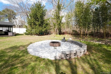 Beautifully maintained expanded ranch situated on nearly an acre - photo 32