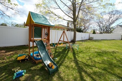 Beautifully maintained expanded ranch situated on nearly an acre - photo 33