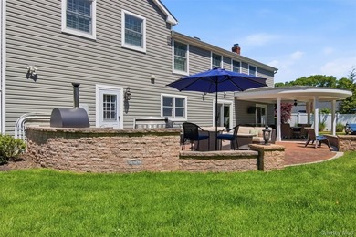 Beautifully renovated & expanded Colonial offering the perfect - photo 39