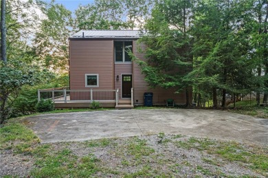 Lake Home For Sale in Malvern, Ohio