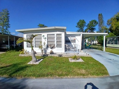 Waterfront living at an affordable price! This beautifully - photo 1