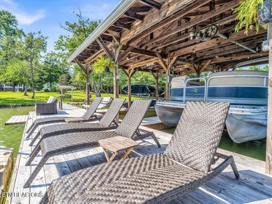 Welcome to 281 Cottage Drive, where classic lakefront living - photo 7