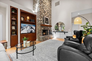 Custom single-level home overlooking the 8th fairway in the - photo 11
