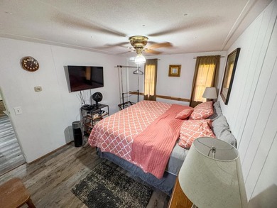 Escape to your own private retreat on the legendary Caddo Lake a - photo 13
