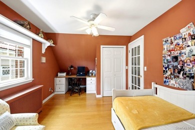 WELCOME to 195 Graff ave., in the vibrant community of Throggs - photo 13