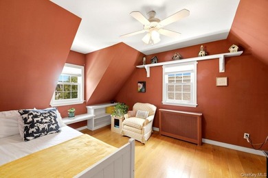 WELCOME to 195 Graff ave., in the vibrant community of Throggs - photo 14