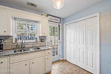 Welcome to easy, single-story living in the heart of Mossy Oaks - photo 17
