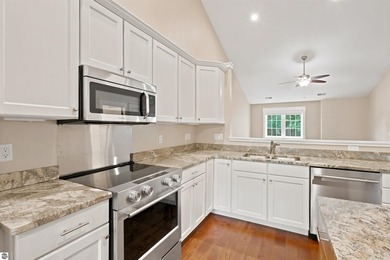 Enjoy carefree condo living in this spacious upper-level - photo 7