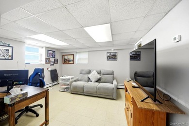 WELCOME to 195 Graff ave., in the vibrant community of Throggs - photo 19