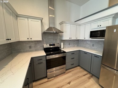Beautiful home in desirable beach area location. Tucked away on - photo 20