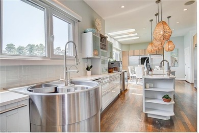 Indulge in luxury living with this breathtaking waterfront - photo 22