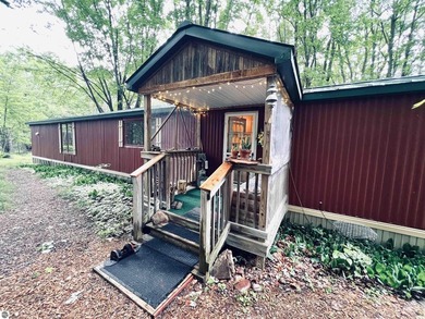 Nestled among beautiful mature trees, this well taken care of 3 - photo 3