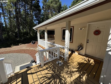 Beautiful home in desirable beach area location. Tucked away on - photo 26