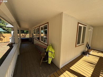 Beautiful home in desirable beach area location. Tucked away on - photo 27