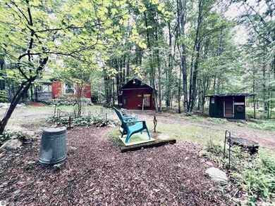 Nestled among beautiful mature trees, this well taken care of 3 - photo 10