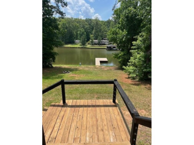 Lake Sinclair Home For Sale in Sparta Georgia