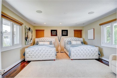 Indulge in luxury living with this breathtaking waterfront - photo 43