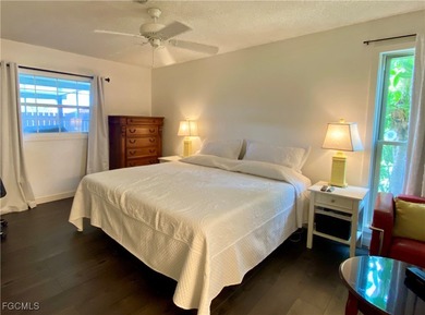 Beautifully remodeled throughout! Recent upgrades include a roof - photo 12