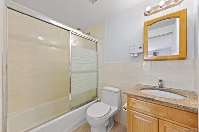 Spacious and beautiful 2 bed 2 bath condo with terrace - photo 12