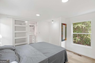 Sitting on a deep-water cove with water views, this fully - photo 17