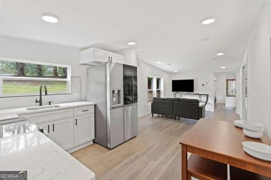 Sitting on a deep-water cove with water views, this fully - photo 27
