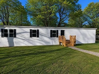 Lake Home For Sale in Seneca, South Carolina