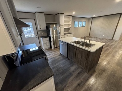 Experience peaceful living in Seneca, South Carolina! Brand-new - photo 3