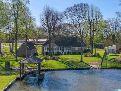 PRICED UNDER COMPS- Do not miss this great buy on Lay Lake. This - photo 9