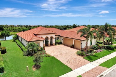 WELCOME to 10965 Bullrush Drive, a breathtaking WCI Pinehurst - photo 2