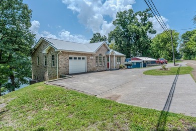 Welcome to 1413 Highway 139 in Dandridge, where breathtaking - photo 4