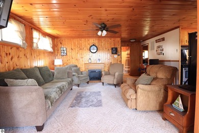 Beautifully remodeled retreat on all-sports Big Island Lake near - photo 10