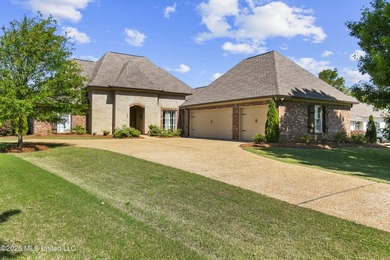 Waterfront home on a large lot in Lake Caroline, complete with a - photo 1