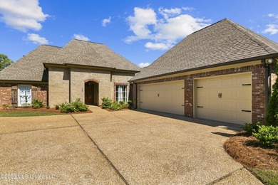 Waterfront home on a large lot in Lake Caroline, complete with a - photo 2
