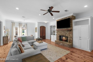 Waterfront home on a large lot in Lake Caroline, complete with a - photo 6