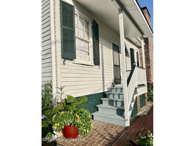 STEP INTO A PIECE OF NATCHEZ HISTORY WITH THE BREATHTAKING OAK - photo 12
