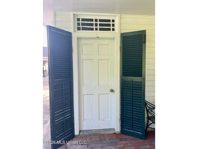STEP INTO A PIECE OF NATCHEZ HISTORY WITH THE BREATHTAKING OAK - photo 13