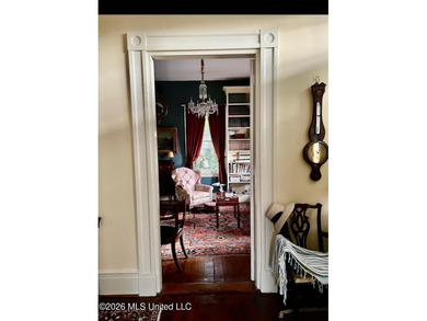 STEP INTO A PIECE OF NATCHEZ HISTORY WITH THE BREATHTAKING OAK - photo 15