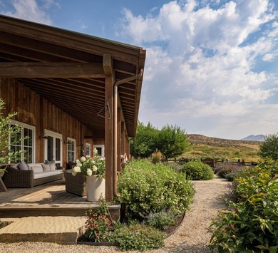 ASPEN GROVE RANCH - Rustic charm meets mountain luxury on this - photo 15