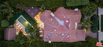 Set behind private gates with a circular driveway, this - photo 18
