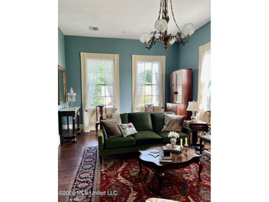 STEP INTO A PIECE OF NATCHEZ HISTORY WITH THE BREATHTAKING OAK - photo 19