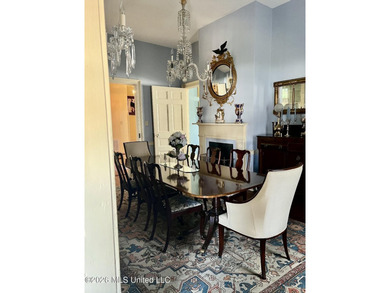 STEP INTO A PIECE OF NATCHEZ HISTORY WITH THE BREATHTAKING OAK - photo 20