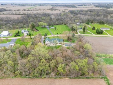 Exquisite sprawling estate residence showcasing craftsmanship - photo 22