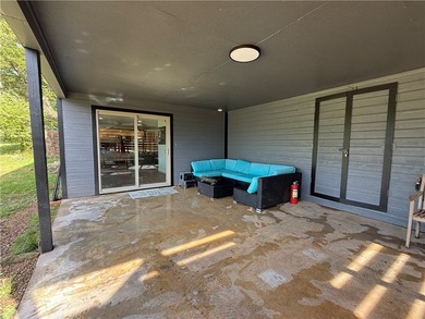 Lake Front!!! Turnkey House - Sold furnished with everything - photo 9